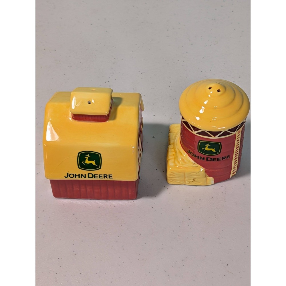 John Deere Farm Barn Silo Ceramic Salt and Pepper Shakers Set - Picture 9 of 10